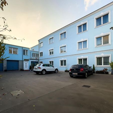 Pension Erlaa Wiedeń Zewnętrze zdjęcie