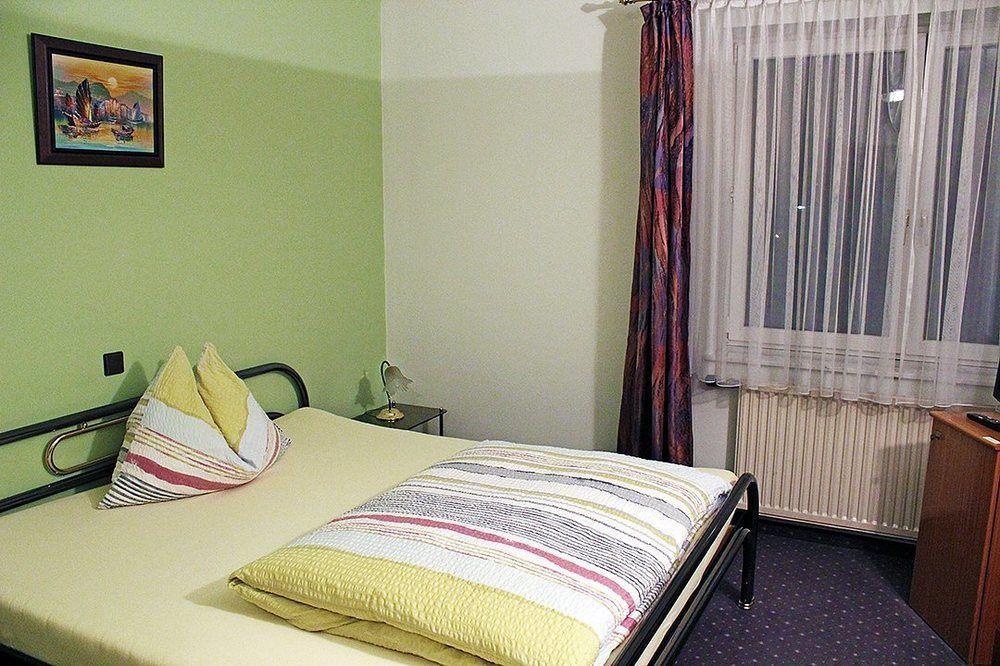 Pension Erlaa Wiedeń Zewnętrze zdjęcie